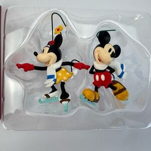 Hallmark Keepsake - Mickey & Minnie on Ice Christmas Ornament - 2018